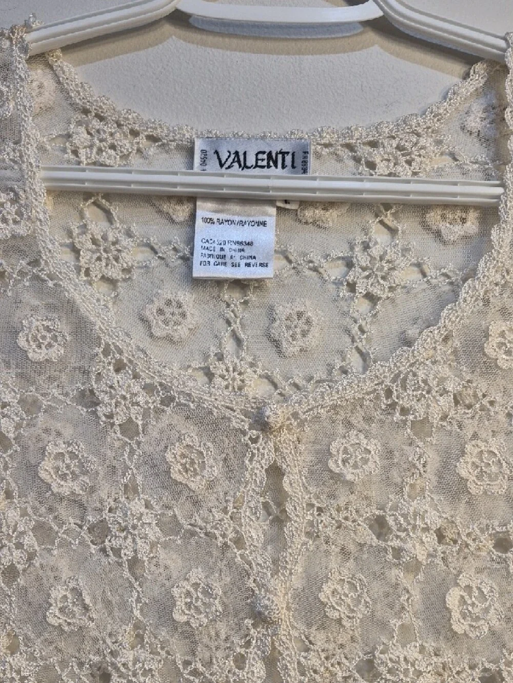 Valenti Cream Crochet Floral Button-Front Blouse - Picture 3 of 10